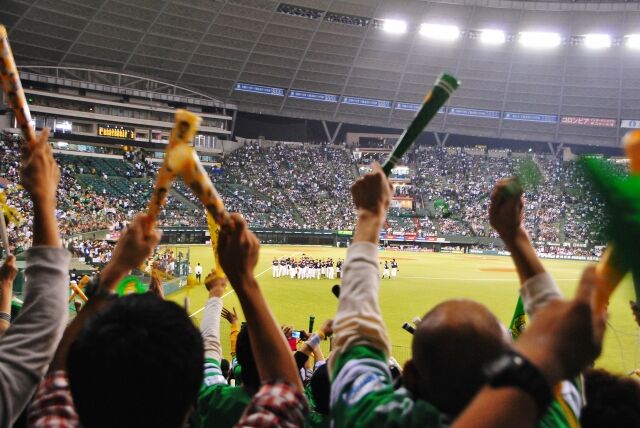 プロ野球の球団を宣伝するアドトラックの効果は？野球ファンの反応は？