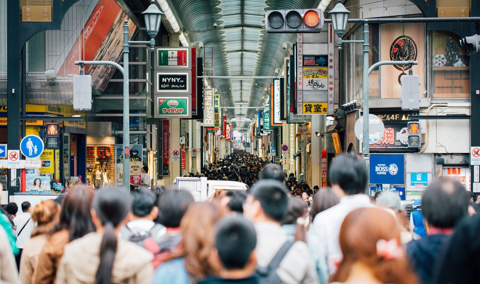 アドトラックが走る主要都市・エリアの歩行者数・昼間人口はどのくらい？